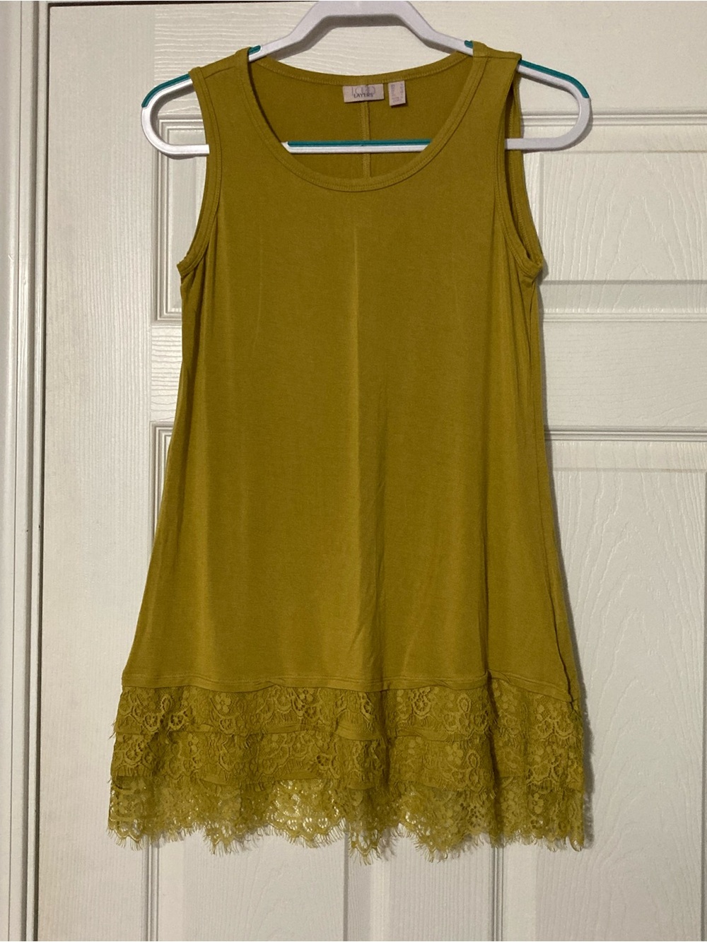 ⭐️⭐️ LOGO Sleeveless Lace-Hem Tunic Tank Top - Mustard - size Small